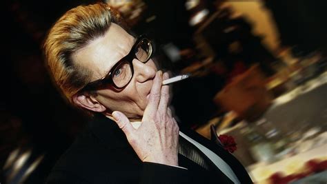 Yves Saint Laurent: Život i delo revolucionarnog dizajnera